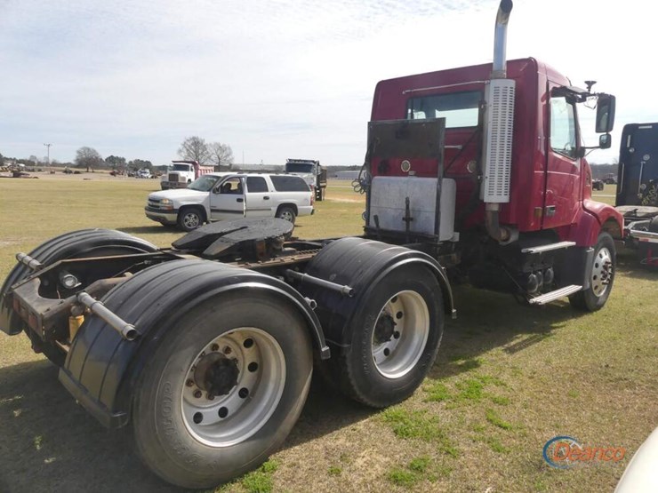 2004-volvo-truck-tractor,-s/n-4v4kc9gh04n352976:-t/a,-day-cab,-ve-d12-465-eng.,-eaton-10-sp.,-wet-kit,-11r24.5-tires,-487k-mi.-image-2