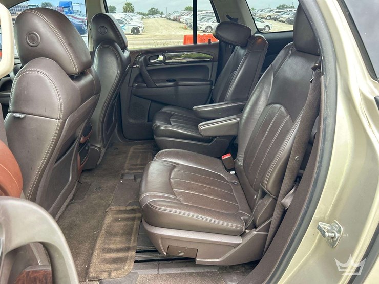 2013-buick-enclave-image-18