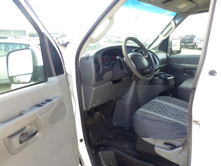 2006-ford-cargo-image-5