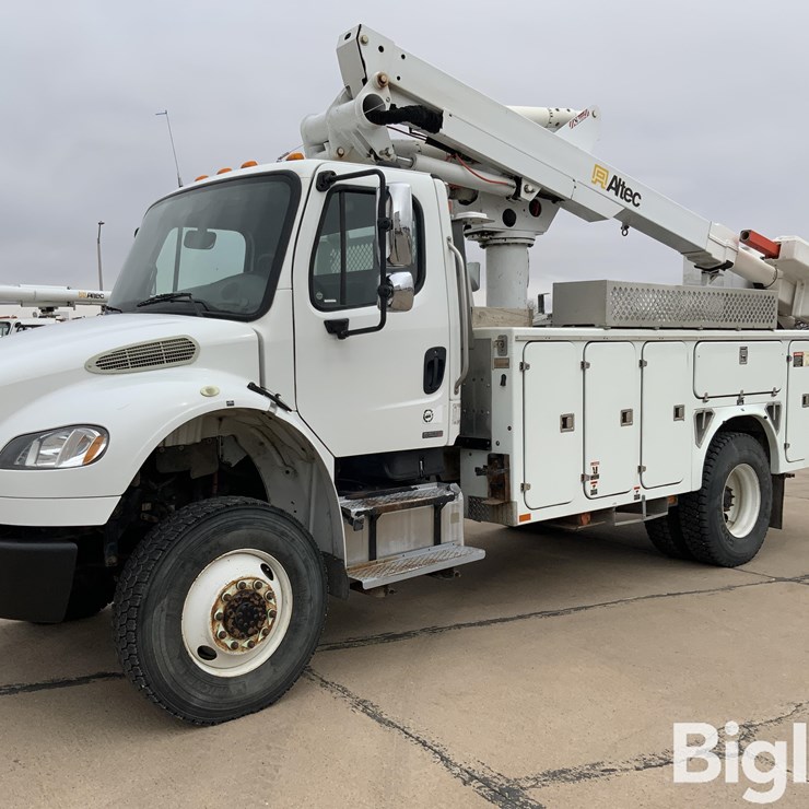 2010 FREIGHTLINER M2 106