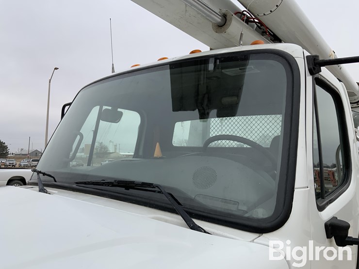 2010-freightliner-m2-106-s/a-bucket-truck-image-13