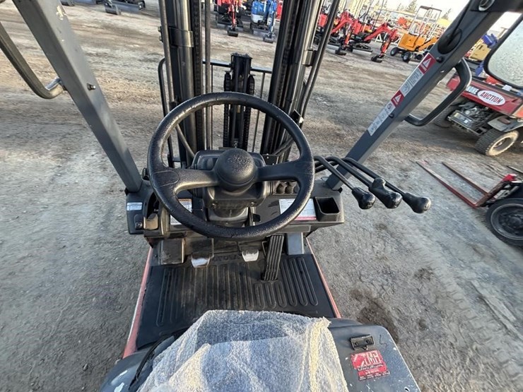 2004-toyota-7fgcu15-image-17