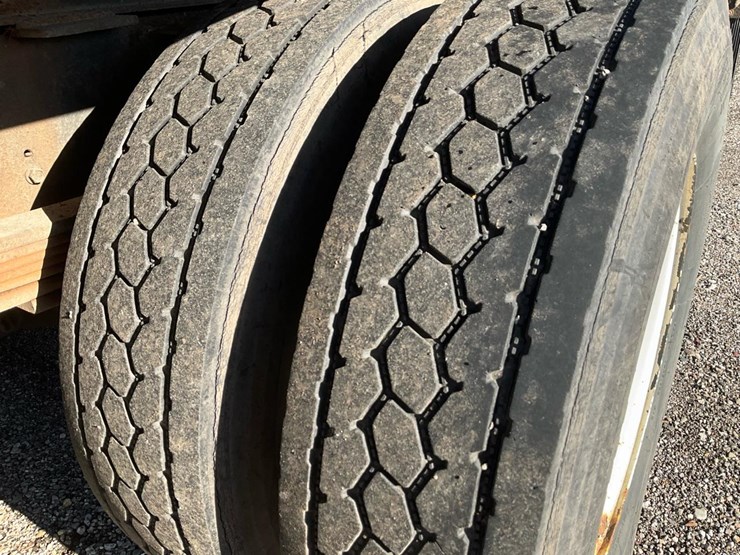 2004-gmc-topkick-image-24