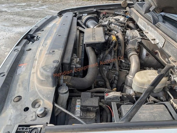 2017-chevrolet-silverado-3500-image-24