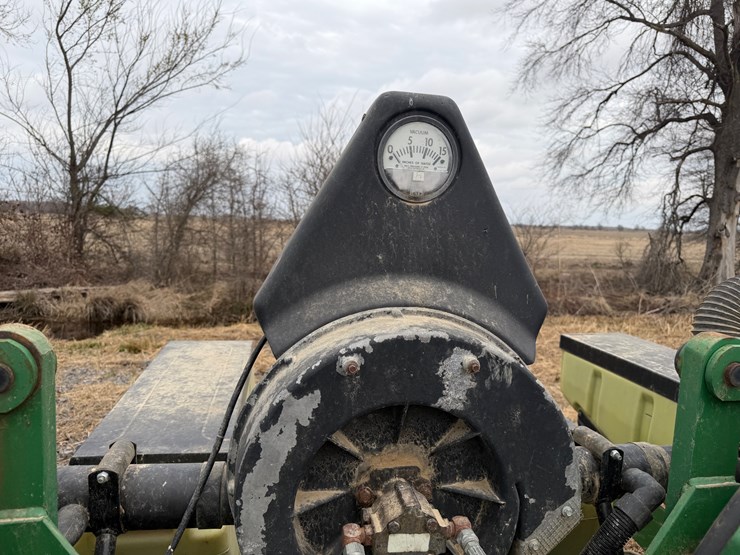 john-deere-12-image-69