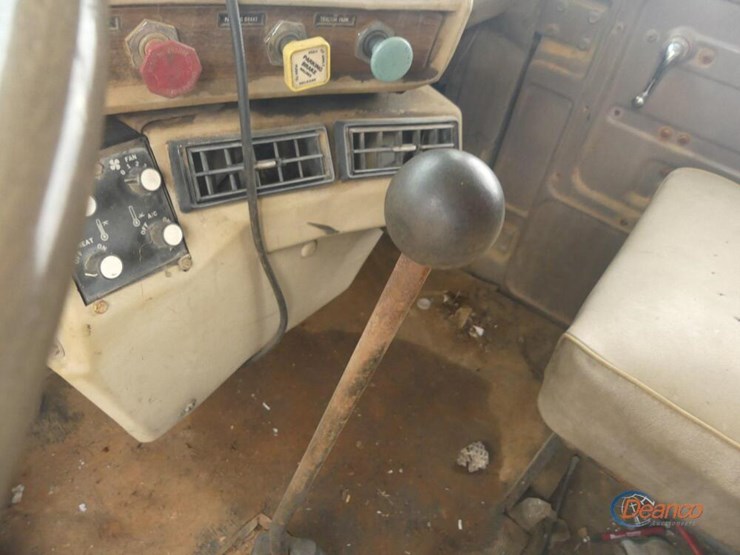 1981-mack-r686st-image-16