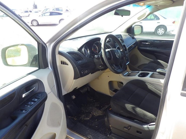 2012-dodge-grand-caravan-image-5