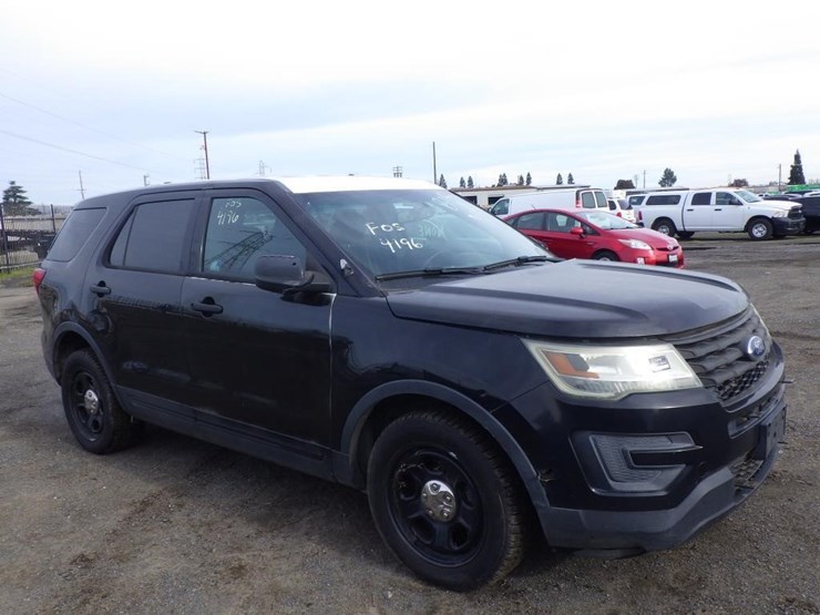 2016-ford-explorer-image-2