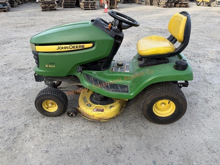 john-deere-x300-image-2