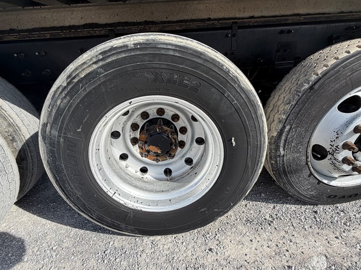 2017-mack-granite-gu713-image-67