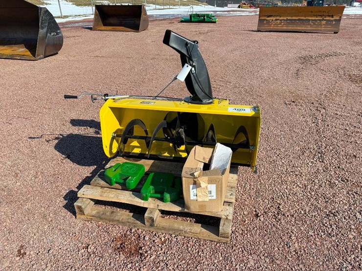 2022-john-deere-44-image-1