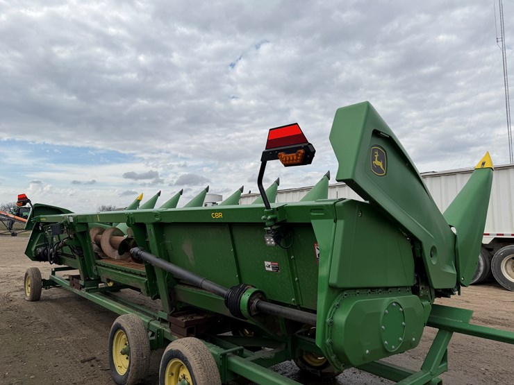 john-deere-c8r-image-4