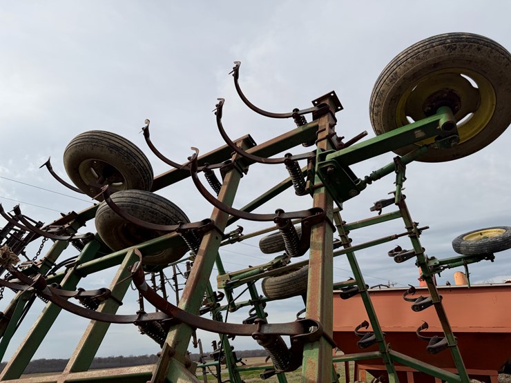 john-deere-40-image-50