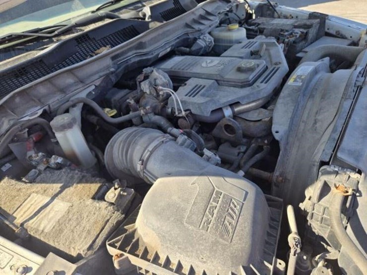 2018-dodge-2500-image-16