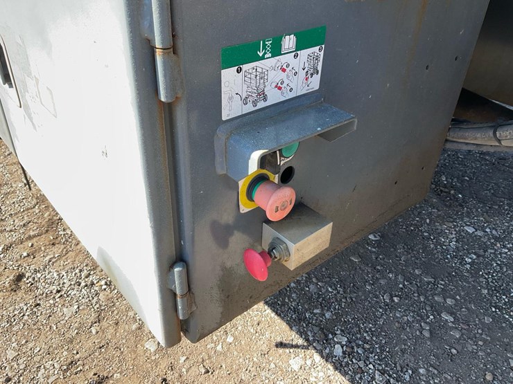 2015-skyjack-sj7135rt-image-41