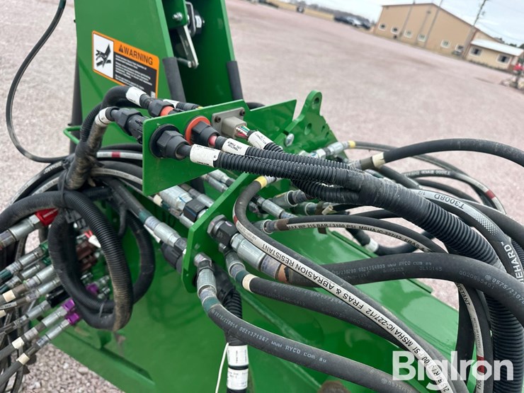 2024-john-deere-db60-image-12