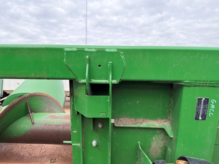 john-deere-c8r-image-11