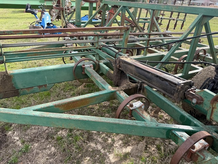 john-deere-32-image-32