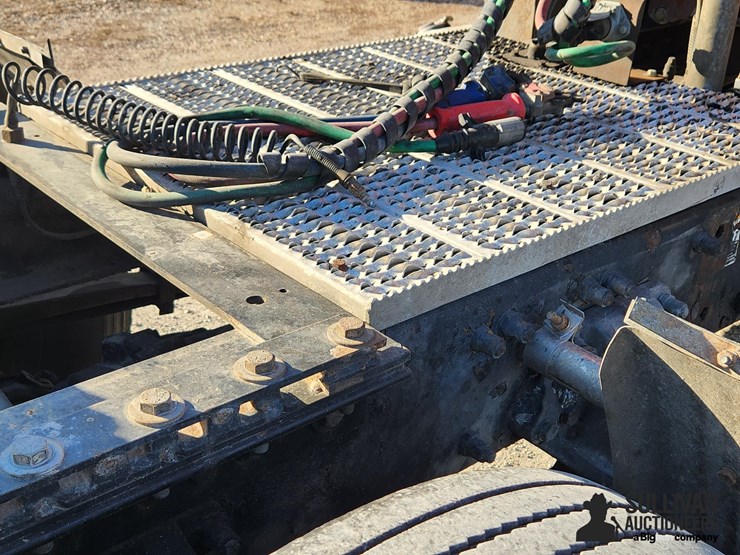 2007-peterbilt-387-image-17