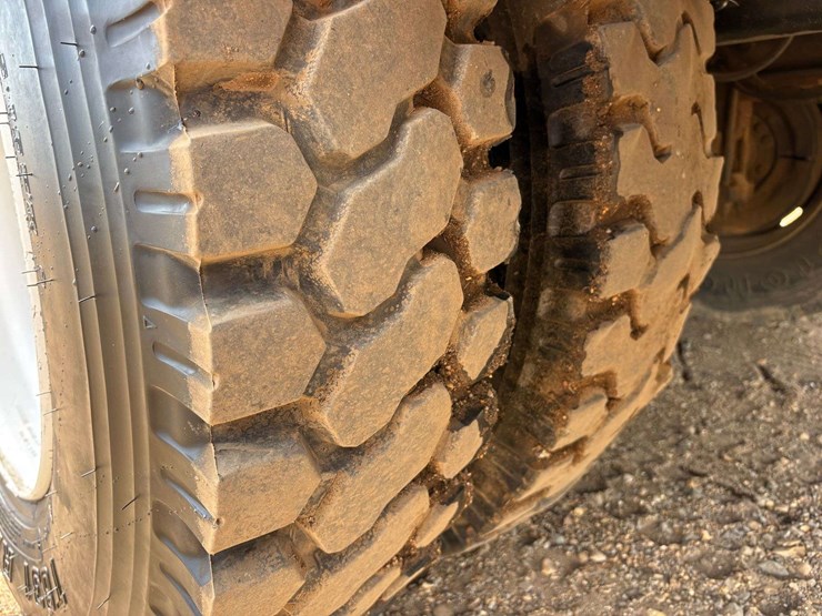 2004-international-durastar-4300-image-9