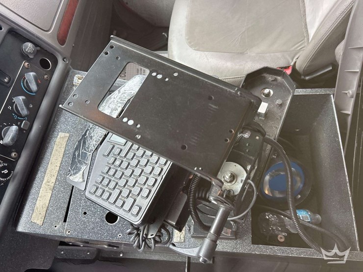 2016-freightliner-m2-106-image-19