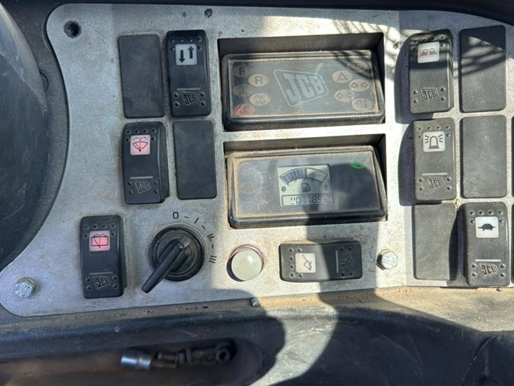 2006-jcb-527-55-image-37