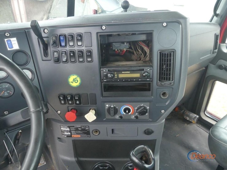 2012-mack-chu613-truck-tractor,-s/n-1m1an09y9cm008352:-mack-mp8-eng.,-eaton-13-sp.,-wet-line,-air-brakes,-air-ride-cab,-camelback-susp.,-sliding-5th-wheel,-dual-stacks,-24.5-tires,-59k-mi.-image-19