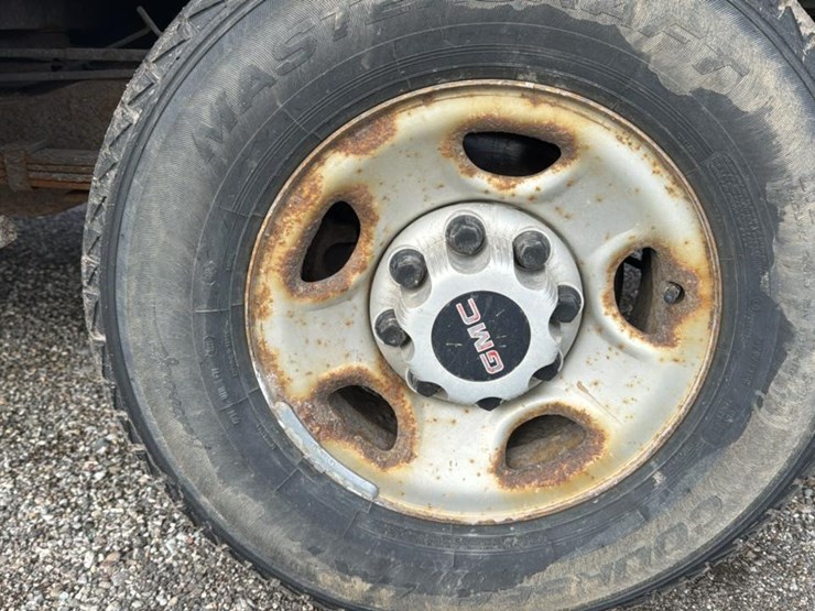 2008-gmc-3500-image-15