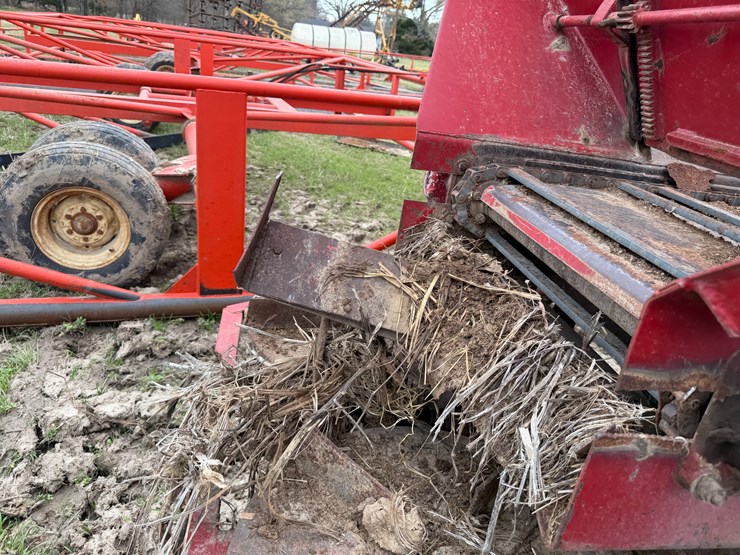 #41020-•-chandler-equipmen-17'-pull-type-spreader-image-43