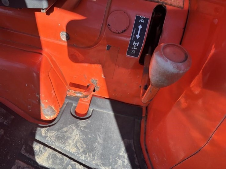 2017-kubota-l4760d-image-32