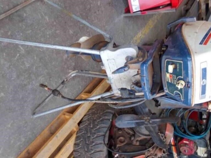 evanrude-6-fisherman-boat-motor/stand-image-2