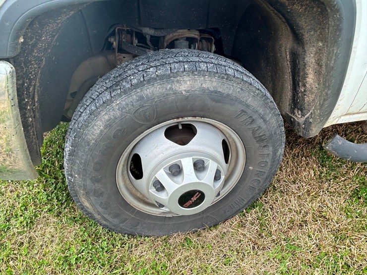 2015-gmc-3500hd-image-11