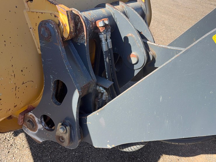 2011-deere-524k-image-7