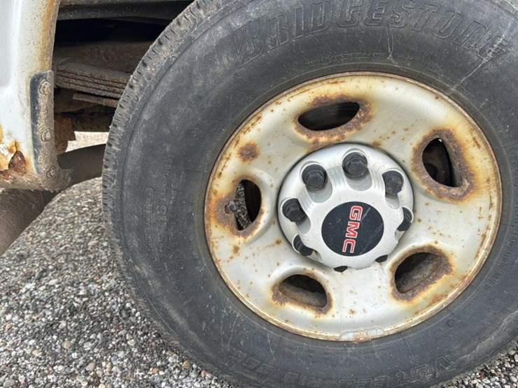 2008-gmc-3500-image-17