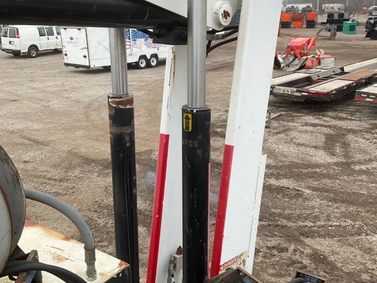 2014-international-7300-image-74