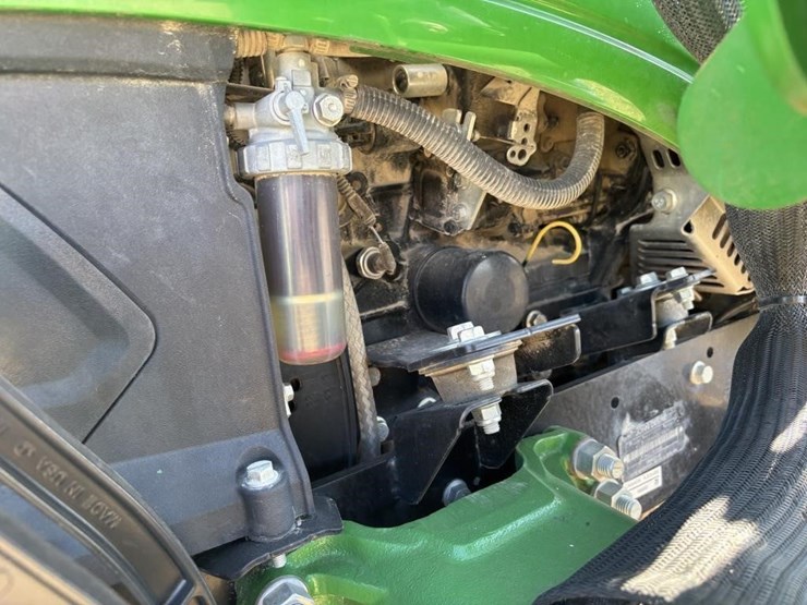 2021-john-deere-1025r-image-43