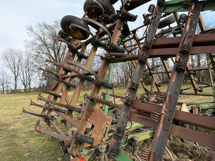 john-deere-38-image-28