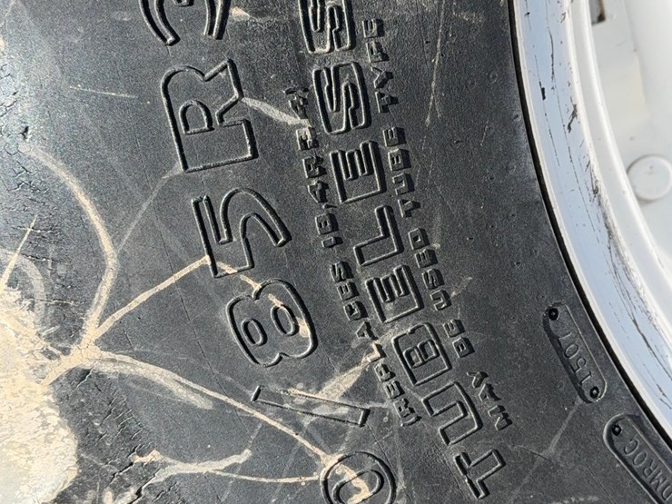 2007-new-holland-tv145-image-15