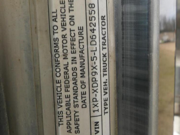 2020-peterbilt-389-image-21