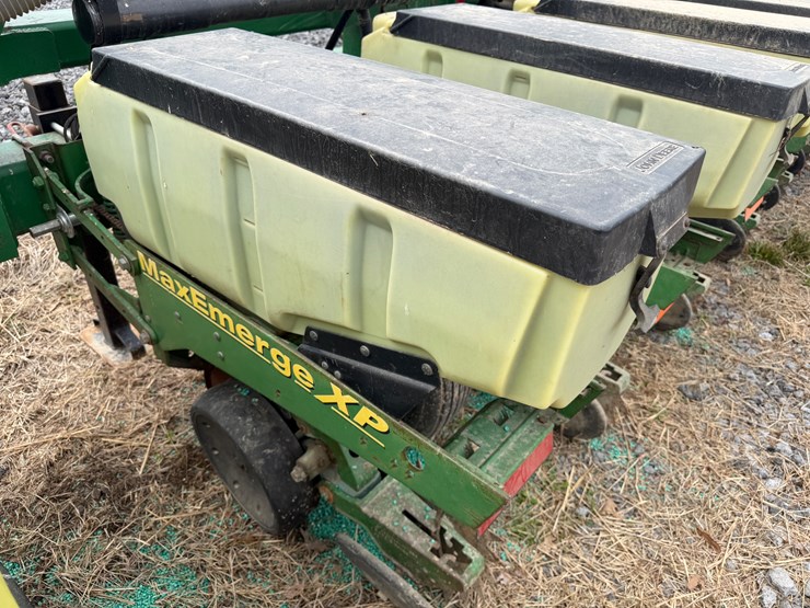 john-deere-12-image-45