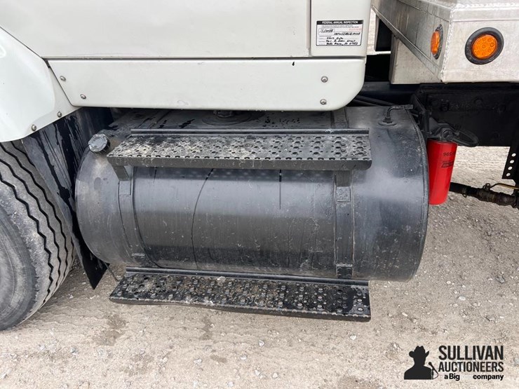 2006-international-7600-image-11