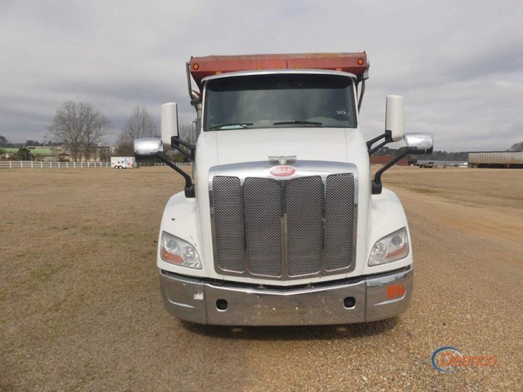 2016-peterbilt-579-image-2