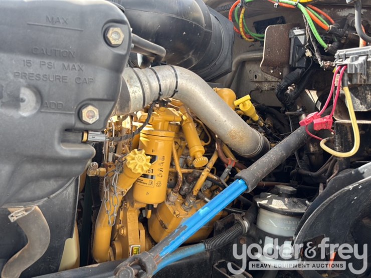 2009-ford-750-image-20