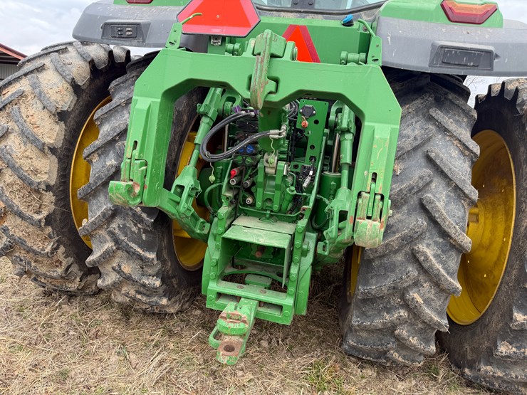 2023-john-deere-8r-310-image-21