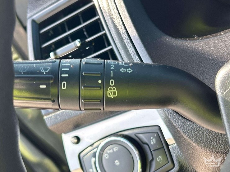 2016-ford-explorer-image-16