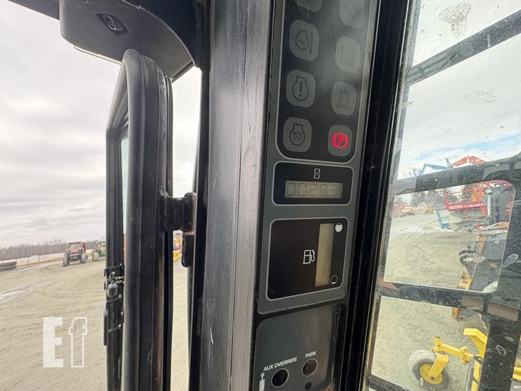 2010-case-445ct-3-image-21