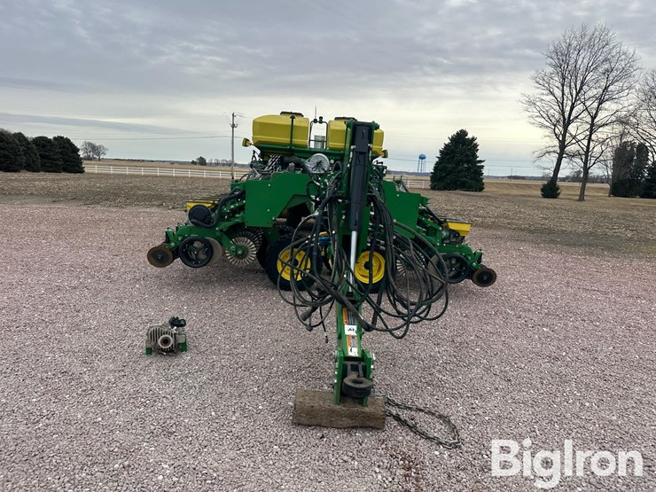 2024-john-deere-db60-image-2