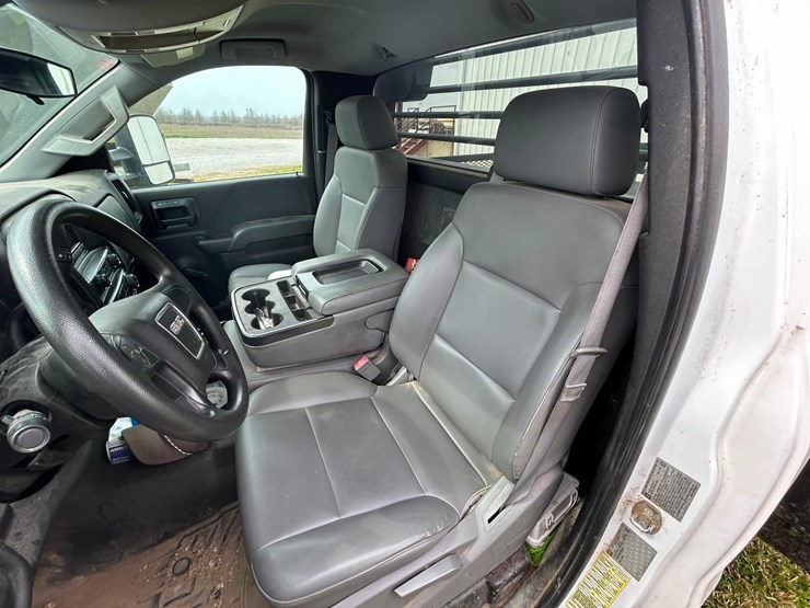 2015-gmc-3500hd-image-37