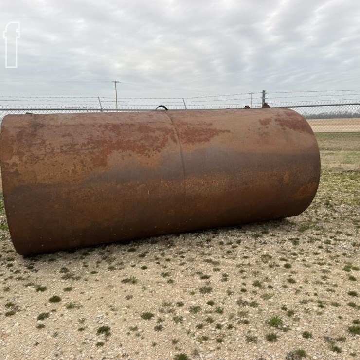 2500 GALLON FUEL TANK