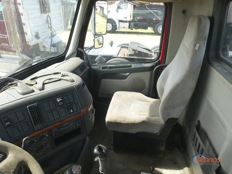 2004-volvo-truck-tractor,-s/n-4v4kc9gh04n352976:-t/a,-day-cab,-ve-d12-465-eng.,-eaton-10-sp.,-wet-kit,-11r24.5-tires,-487k-mi.-image-16